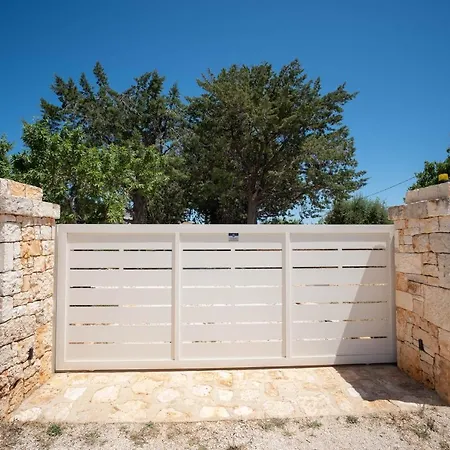 Villa Wepuglia - Trullo Vignaiolo Ostuni